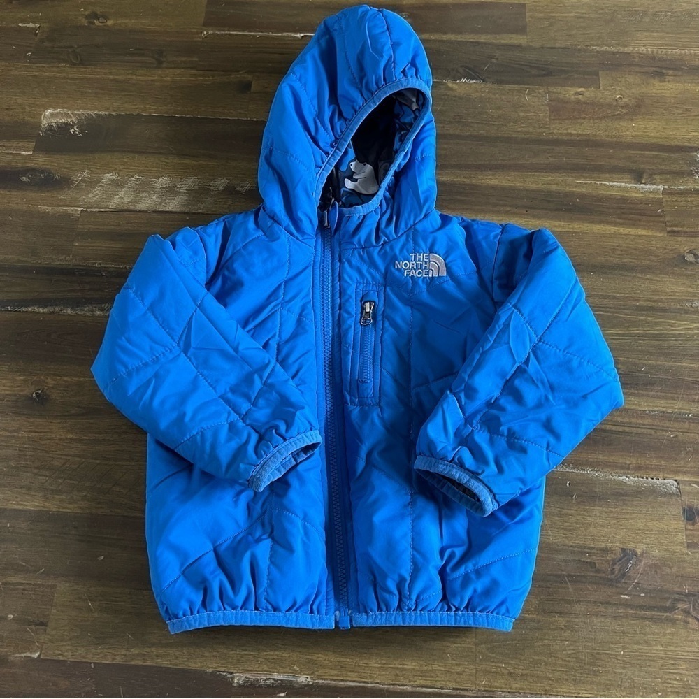 The North Face Blue Bear Print Jacket - Picture 9 of 10